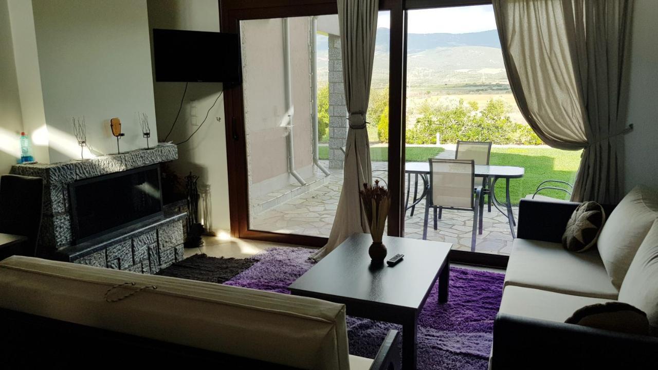 Lithos Villas Амфіклія Екстер'єр фото
